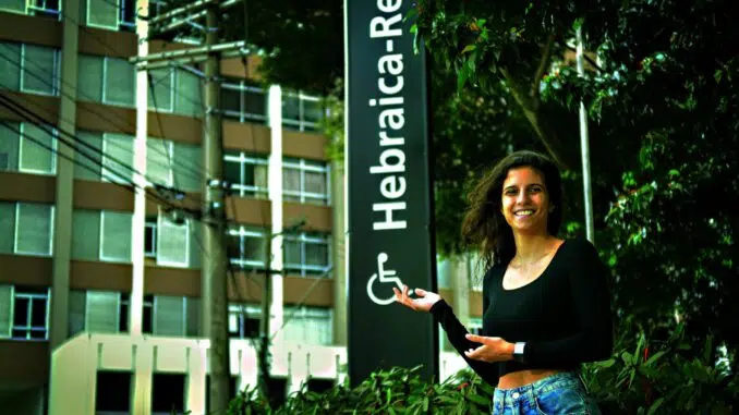 A analista de marketing Marina Acquaviva, 26 anos, é vizinha da Estação Hebraica-Rebouças, da Linha 9 - Esmeralda, da CPTM. Fotos: Marco Ankosqui
