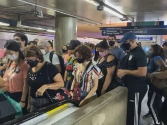 Escadas são o local onde mais acontecem acidentes nas estações de metrô da capital paulista — Foto: TV Globo/Reprodução