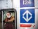 O engenheiro Claudio de Senna Frederico, 80, em trem do metrô no pátio do Jabaquara, na zona sul de São Paulo - Zanone Fraissat/Folhapress