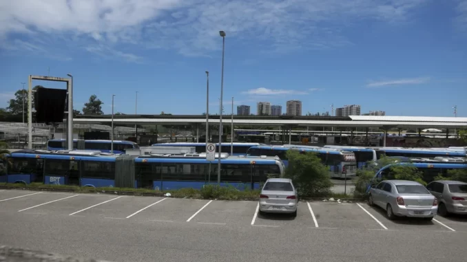 Novo sistema de bilhetagem eletrônica vai começar pelo BRT - Foto: Agência O Globo/Fabiano Rocha