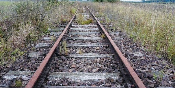 Ferrovia que corta parte dos municípios da região vai continuar por mais tempo sem manutenção; atualmente, o trecho está desativado. Foto: Divulgação