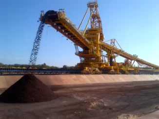 Empilhadeira de minério de ferro da Vale — Foto: Agência Vale