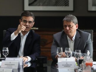 O governador eleito Tarcísio de Freitas (Republicanos) ao lado do governador Rodrigo Garcia (PSDB) na primeira reunião da equipe de transição paulista, em 17 de novembro. Foto: Alex Silva/Estadão