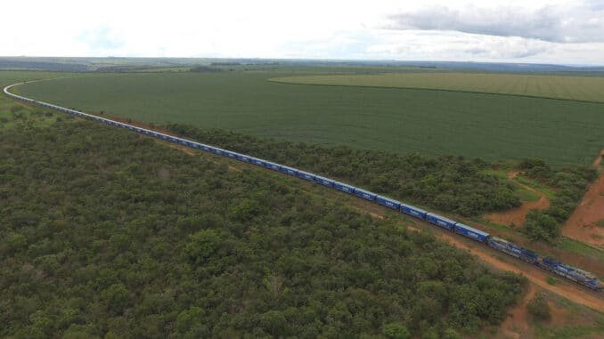 Composição da Rumo, maior concessionária ferroviária do país, que construirá ferrovia de 730 km em Mato Grosso - Divulgação/Rumo