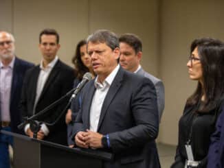 Governador eleito Tarcísio de Freitas com equipe de transição - Danilo Verpa/Folhapress