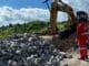 Construção Civil reduz ritmo mas mantém obras. Obras de recuperação de rodovias são mantidas em meio à pandemia. Na foto, trecho de rodovia em São Sebastião do Passé (BA). Crédito: Governo da Bahia / Divulgação