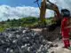 Construção Civil reduz ritmo mas mantém obras. Obras de recuperação de rodovias são mantidas em meio à pandemia. Na foto, trecho de rodovia em São Sebastião do Passé (BA). Crédito: Governo da Bahia / Divulgação