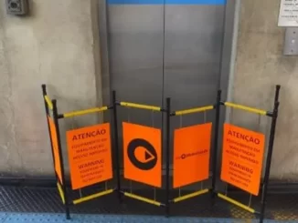Elevador está sem funcionar na Estação de trem da Vila Olímpia, na Zona Sul — Foto: Hermínio Bernardo/TV Globo