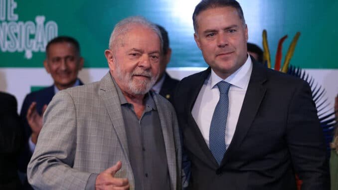 O ministro dos Transportes, Renan Filho, ao lado do presidente Luiz Inácio Lula da Silva (Foto: Pedro Ladeira/Folhapress, PODER) - Folhapress