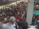 Aglomeração de passageiros nos trens das linhas 8 e 9 da ViaMobilidade — Foto: Reprodução/TV Globo