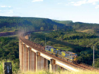 Trem de minério da MRS em trecho da Ferrovia do Aço - Fotos: Divulgação/IHHA