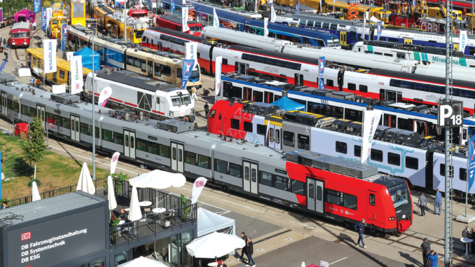 Pátio externo de exposição com as máquinas mais atuais do mundo