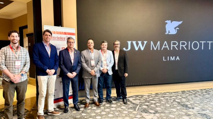 Comitiva brasileira contou com a participação de Christian Peters, da Rail Service; Claudinei Carvalho, diretor da Revista Ferroviária; Igor Antonelli, da Loram South America; Luís Melo, da Progress Rail; Rodrigo Vilaça, do Brasil on Rails; e Yugo Nomura, da Frauscher/Wabtec.